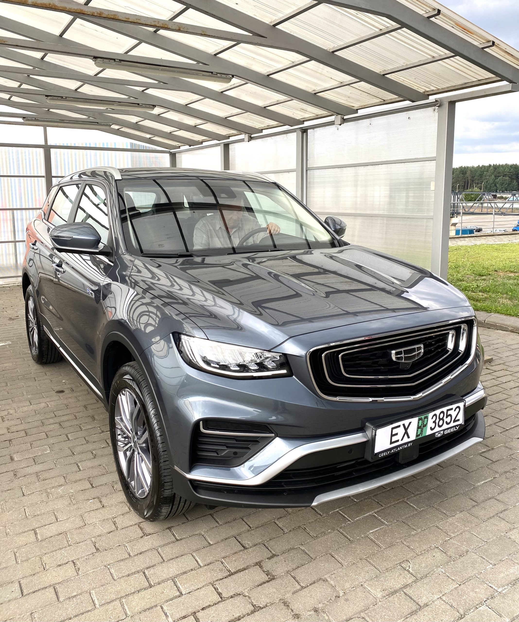 Geely Atlas Pro купить джили в Беларуси в лизинг