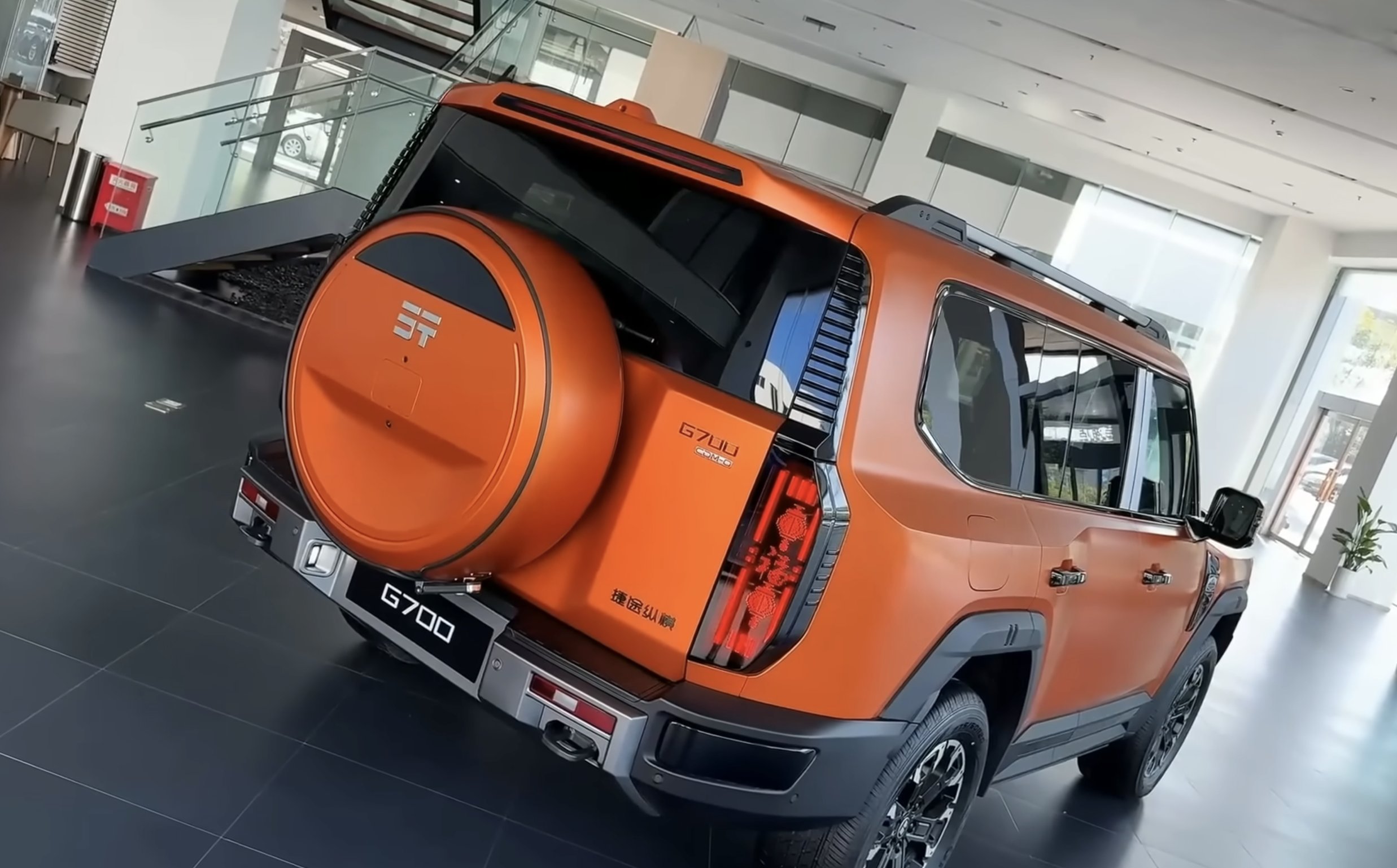 Плавающий автомобиль Jetour